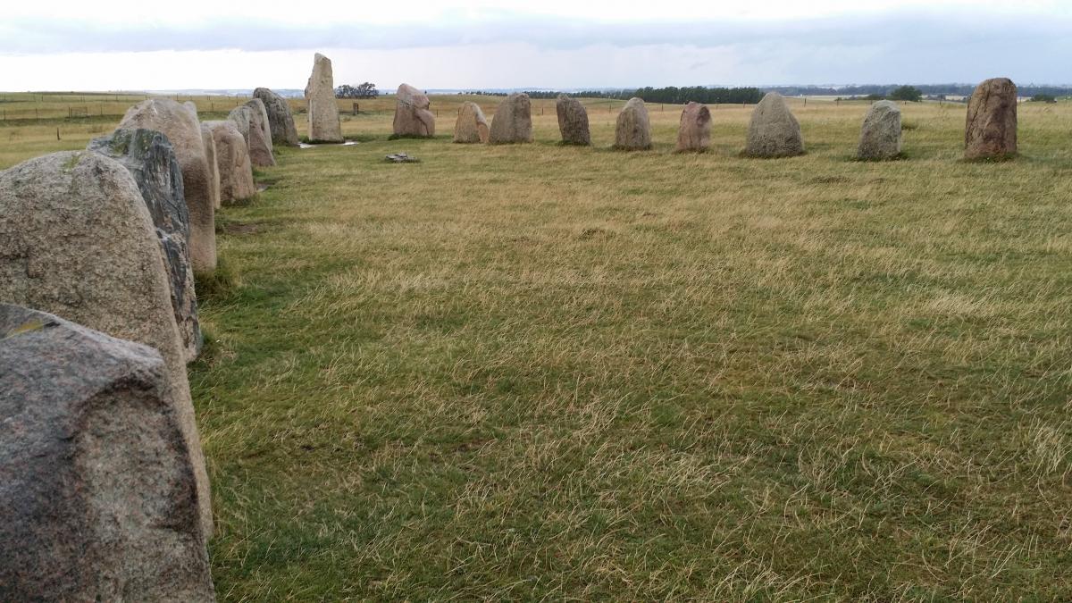 Les pedres d'Ales. Monument megalític i viking a Escania, Suècia