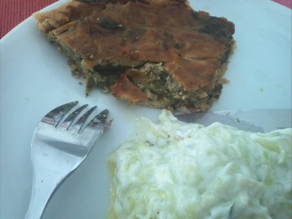 La quiche acompanyada amb una mica de tzatziki