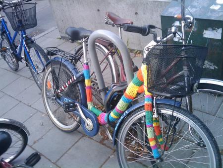 Bici amb jersei de "ganxillo"