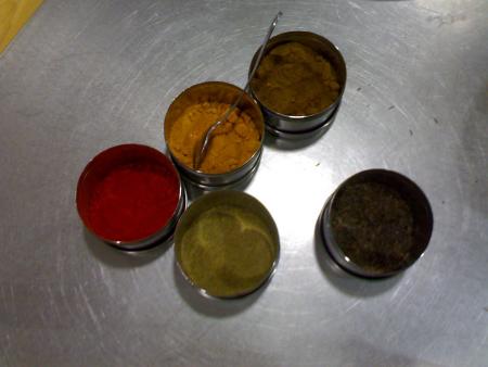 Espécies de l'India, la que te la cullereta és la cúrcuma