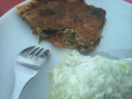 La quiche acompanyada amb una mica de tzatziki